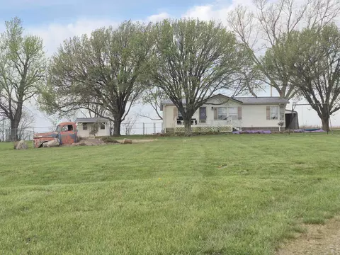 Exterior - 81 Eureka Lake Rd, Eureka, KS 67045 photo 6 of 7