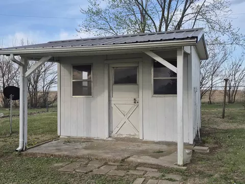 Exterior - 81 Eureka Lake Rd, Eureka, KS 67045 photo 2 of 7