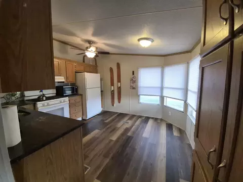 Kitchen - 81 Eureka Lake Rd, Eureka, KS 67045 photo 2 of 2