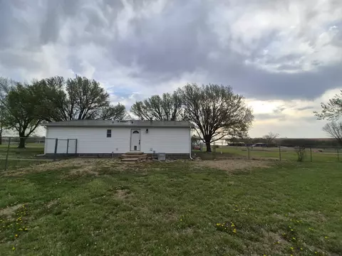 Exterior - 81 Eureka Lake Rd, Eureka, KS 67045 photo 4 of 7