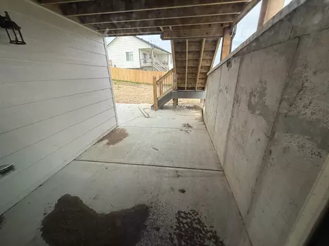 Exterior - 130 E Poplar Cir, Goddard, KS 67052 photo 3 of 3