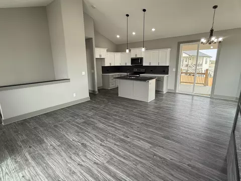 Living - 130 E Poplar Cir, Goddard, KS 67052 photo 2 of 5