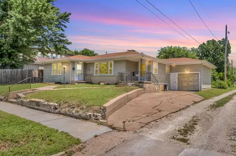 914-916 N Pine St, Newton, KS 67114