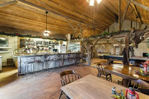 Dining - 3266 Dove Rd, Abilene, KS 67410 photo 2 of 2