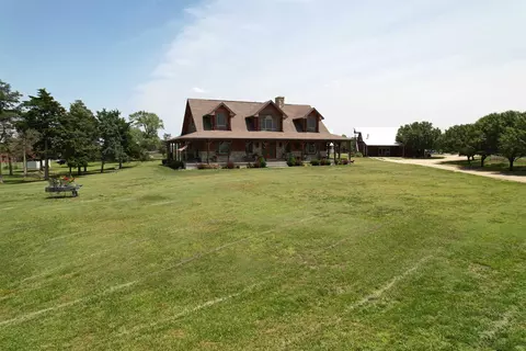 Exterior - 3266 Dove Rd, Abilene, KS 67410 photo 1 of 1