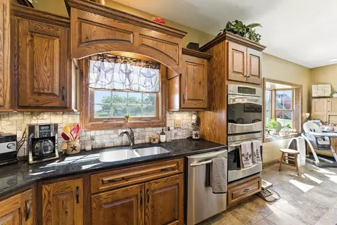 Kitchen - 3266 Dove Rd, Abilene, KS 67410 photo 4 of 6