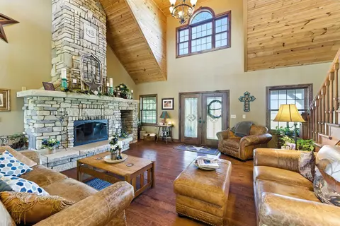 Living - 3266 Dove Rd, Abilene, KS 67410 photo 3 of 6