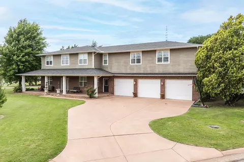 612 Holmes St, Kiowa, KS 67070