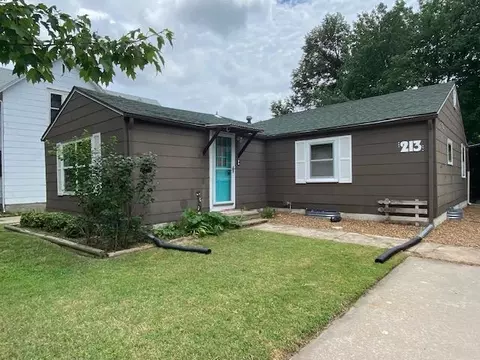 213 W Smith St, Hesston, KS 67062