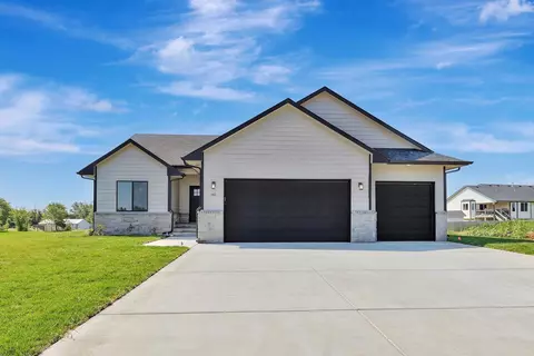 141 E Poplar Cir, Goddard, KS 67052