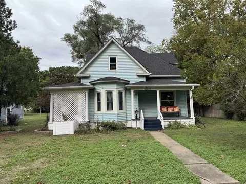 519 NE 7th St, Abilene, KS 67410