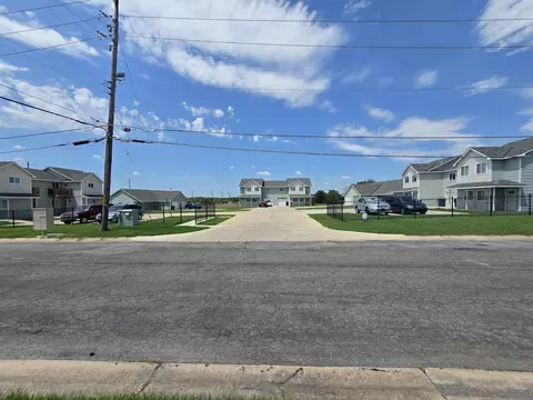 3254 E 26th St N, Wichita, KS 67220