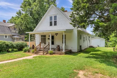 615 N Cedar St, Kingman, KS 67068