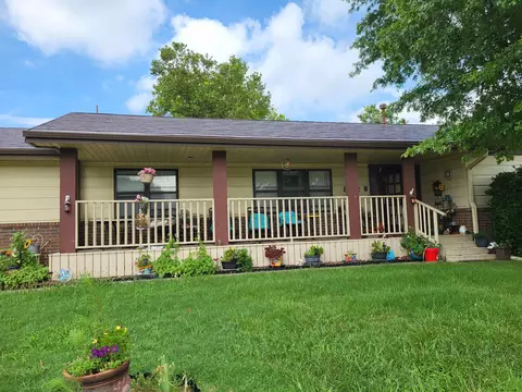 802 E River St, Eureka, KS 67045 photo 1