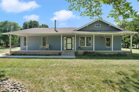 177 28th Ave, Moundridge, KS 67107