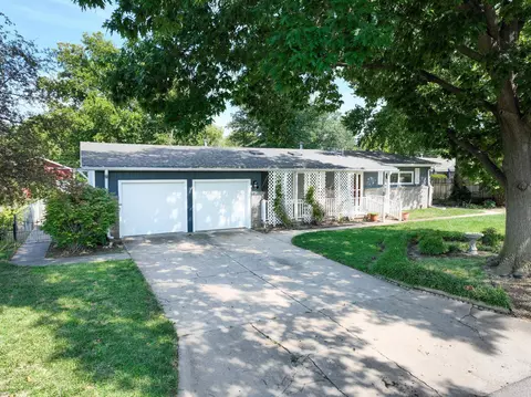 2006 Terrace Dr, Newton, KS 67114