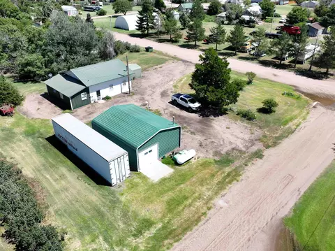 301 De-geer Ave, Winona, KS 67764