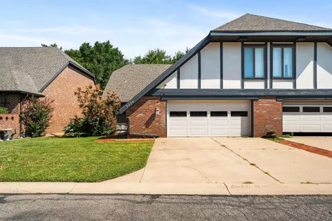 8224 E Douglas Ave, Wichita, KS 67206