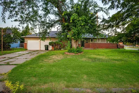 528 College St, Halstead, KS 67056
