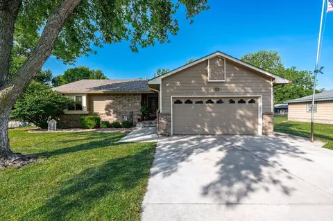 5041 N Primrose Cir, Park City, KS 67219