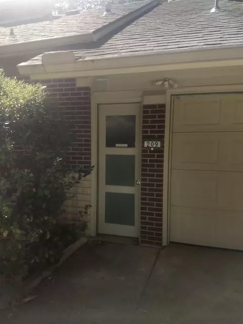209 E 25th #APARTMENT B, North Newton, KS 67117