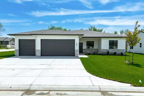 507 Elmwood St, Park City, KS 67147