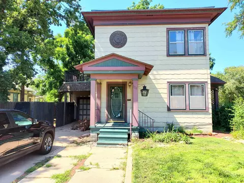 126 E 1st St, Newton, KS 67114