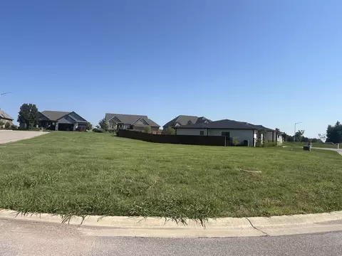 4674 W Emerald Bay Ct, Wichita, KS 67205