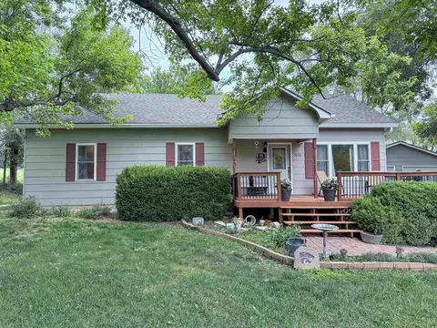 5626 Elbow Bluff Dr, Manhattan, KS 66502