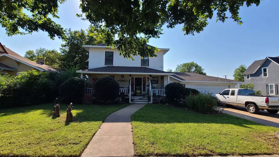 Exterior - 610 N Washington Ave, Wellington, KS 67152 photo 3 of 9