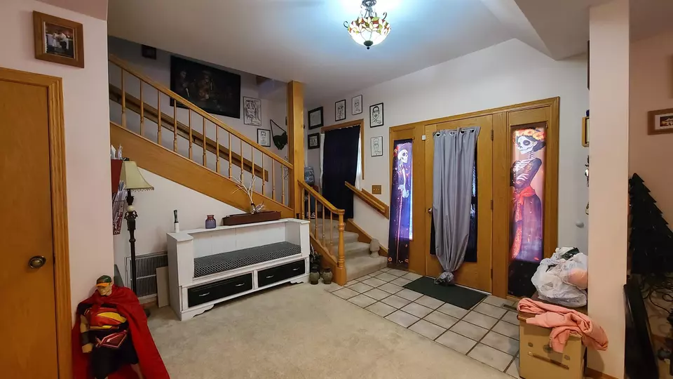 Entry Way - 610 N Washington Ave, Wellington, KS 67152 photo 2 of 2