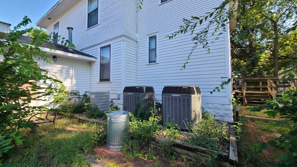 Exterior - 610 N Washington Ave, Wellington, KS 67152 photo 9 of 9