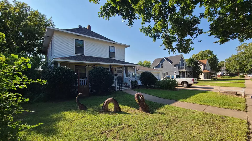 Exterior - 610 N Washington Ave, Wellington, KS 67152 photo 2 of 9