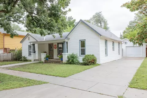 214 SW 5th St, Newton, KS 67114
