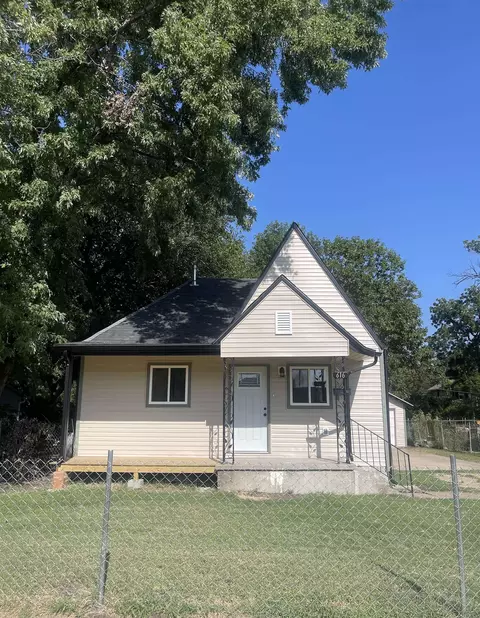 616 N Madison Ave, Wichita, KS 67214