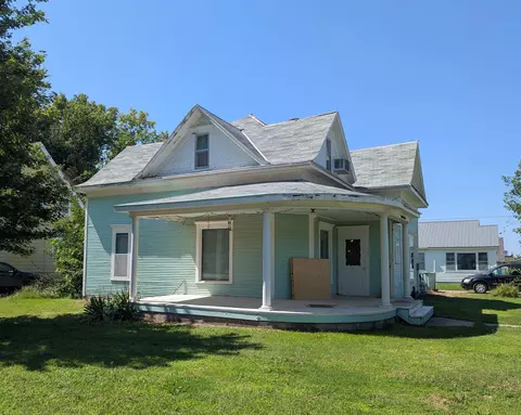 211 E Grand Ave, Hillsboro, KS 67063