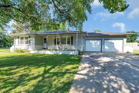 619 Columbus Ave, Newton, KS 67114