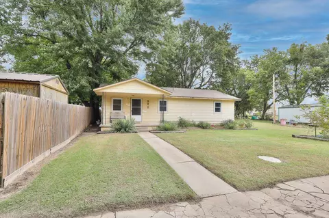 522 N Chestnut, Burden, KS 67019 photo 1