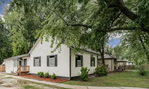 210 N Emporia St, Haven, KS 67543