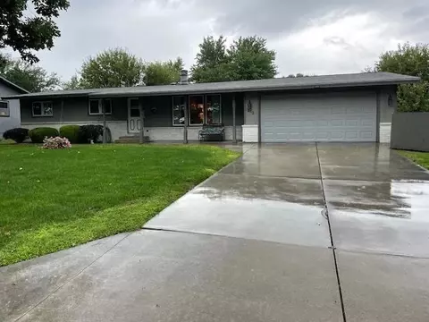 1212 W 9th, Newton, KS 67114