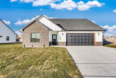 105 Oxford Ave, Bentley, KS 67016