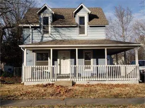 618 SE 2nd St, Newton, KS 67114