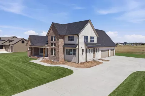 16765 W Hickory Ct, Goddard, KS 67052