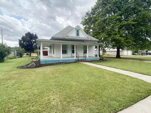 718 Lincoln St, Clyde, KS 66938