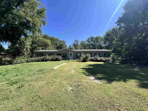306 N Olive St, Peabody, KS 66866