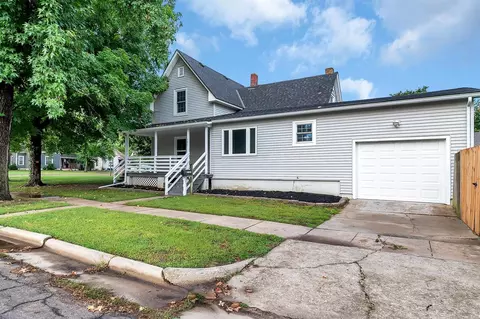 1301 E 11th Ave, Winfield, KS 67156