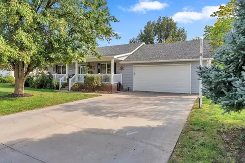 305 Wollmann St, Moundridge, KS 67107
