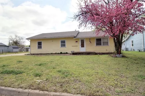 1201 W Oklahoma Ave, Arkansas City, KS 67005