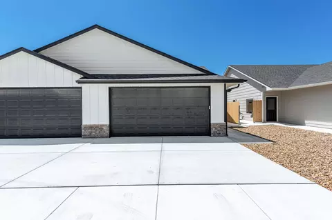 511 E Harper St, Valley Center, KS 67147