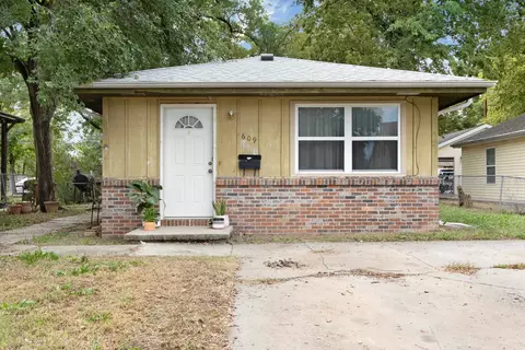 609 W 13th, Junction City, KS 66441
